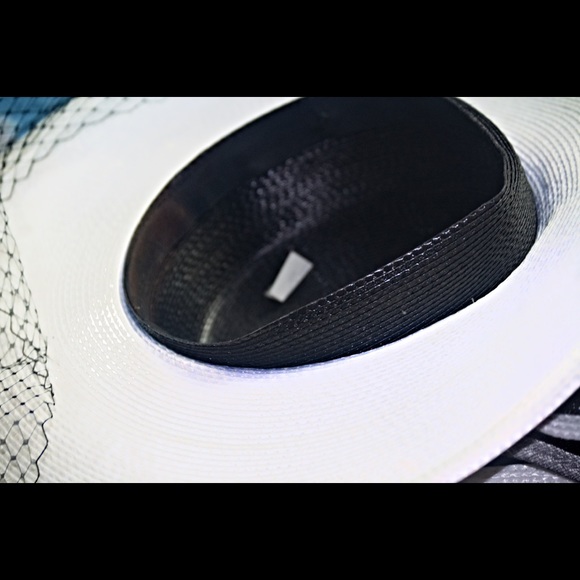 Fancy Side - Picture 5 of 6